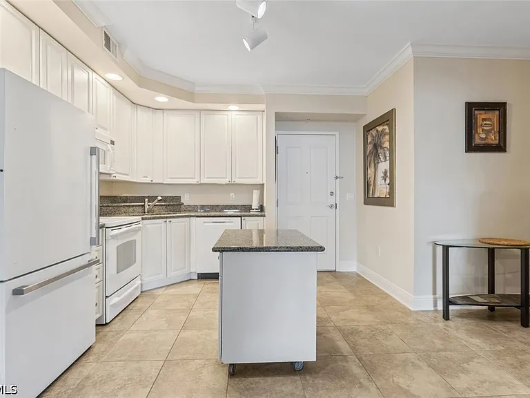 2825 Palm Beach Blvd #203 — Photo 5