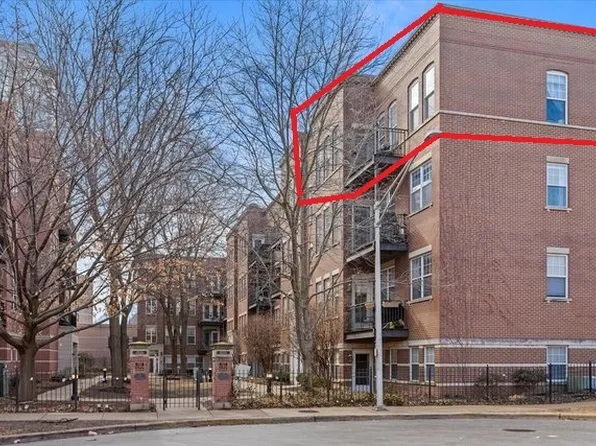 301 W Scott St APT 104, Chicago, IL 60610