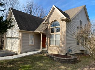 250 Knoll St, Wheaton, IL 60187