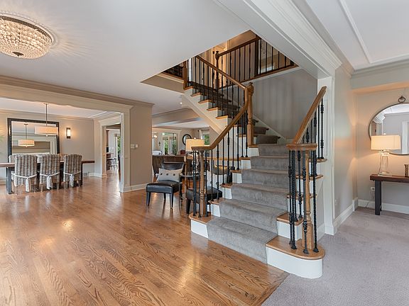 4th image of 520 Christopher Dr