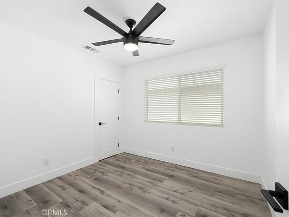 2nd image of 6025 Bellflower Blvd