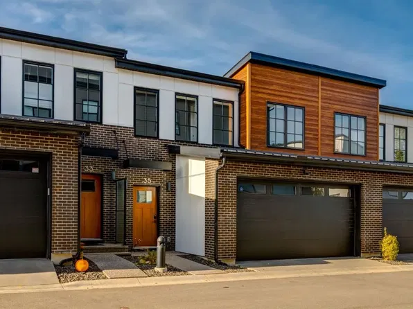 7825 E Spring Willow Dr SW #35, Calgary, AB T3H 6C9