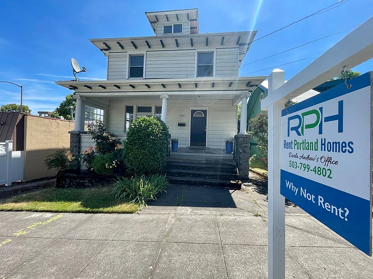 3018 SE 7th Ave — Photo 1