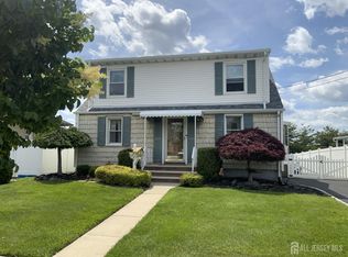 89 Bernard St, Carteret, NJ 07008