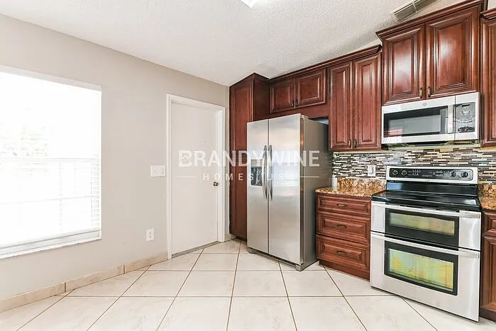 7803 Myrtle Oak Ln — Photo 8