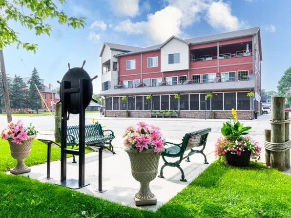 560 S Water St #5, Marine City, MI 48039