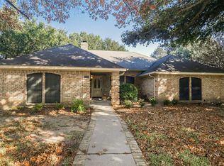 7101 Spruce Forest Ct, Arlington, TX 76001
