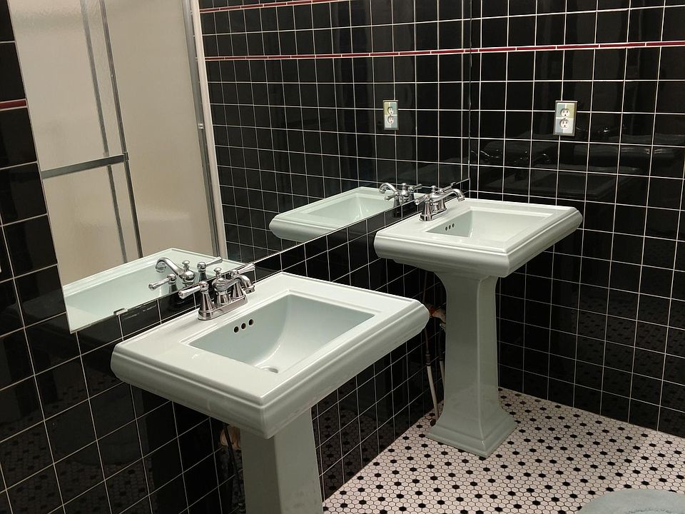 Master bathroom.