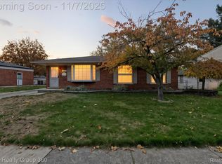 30134 S Stockton Dr, Farmington Hills, MI 48336