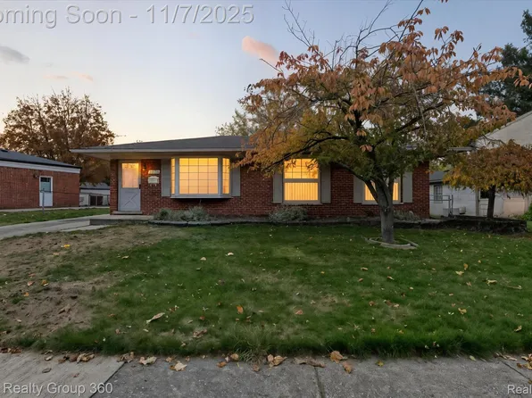 30134 S Stockton Dr, Farmington Hills, MI 48336