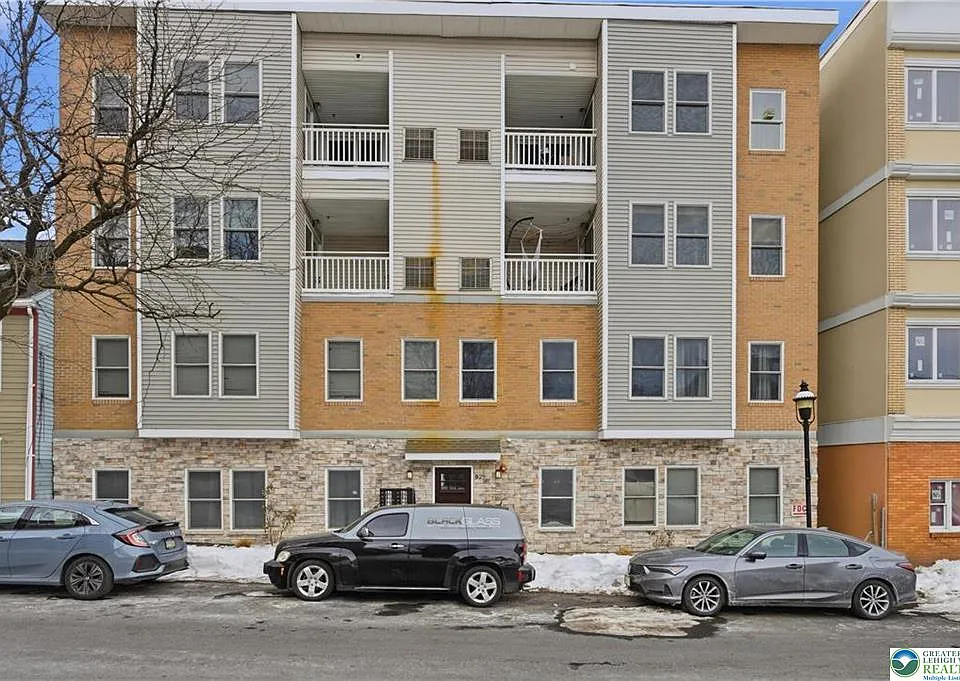 623 Walnut Ave #B2