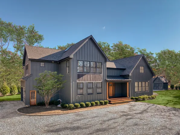 23 Fairway Dr, East Hampton, NY 11937