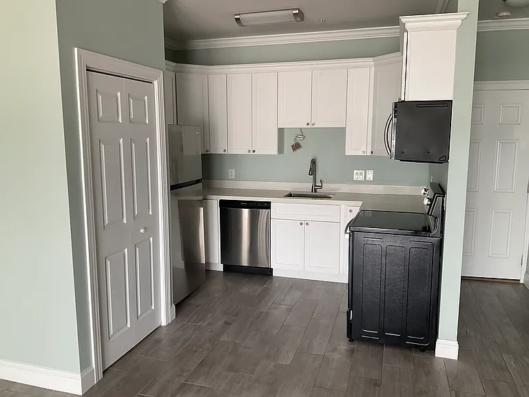 13690 River Rd #102 — Photo 4