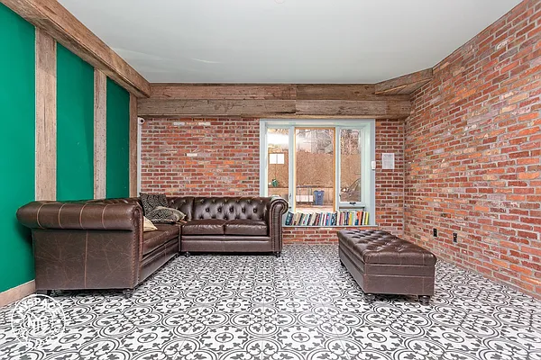 Rented by MySpaceNYC | media 16