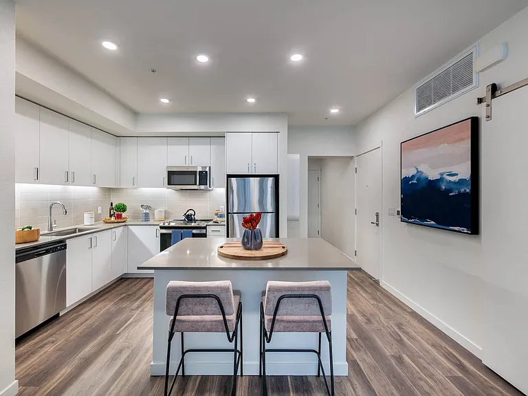 Modern, Flat-Panel Cabinets