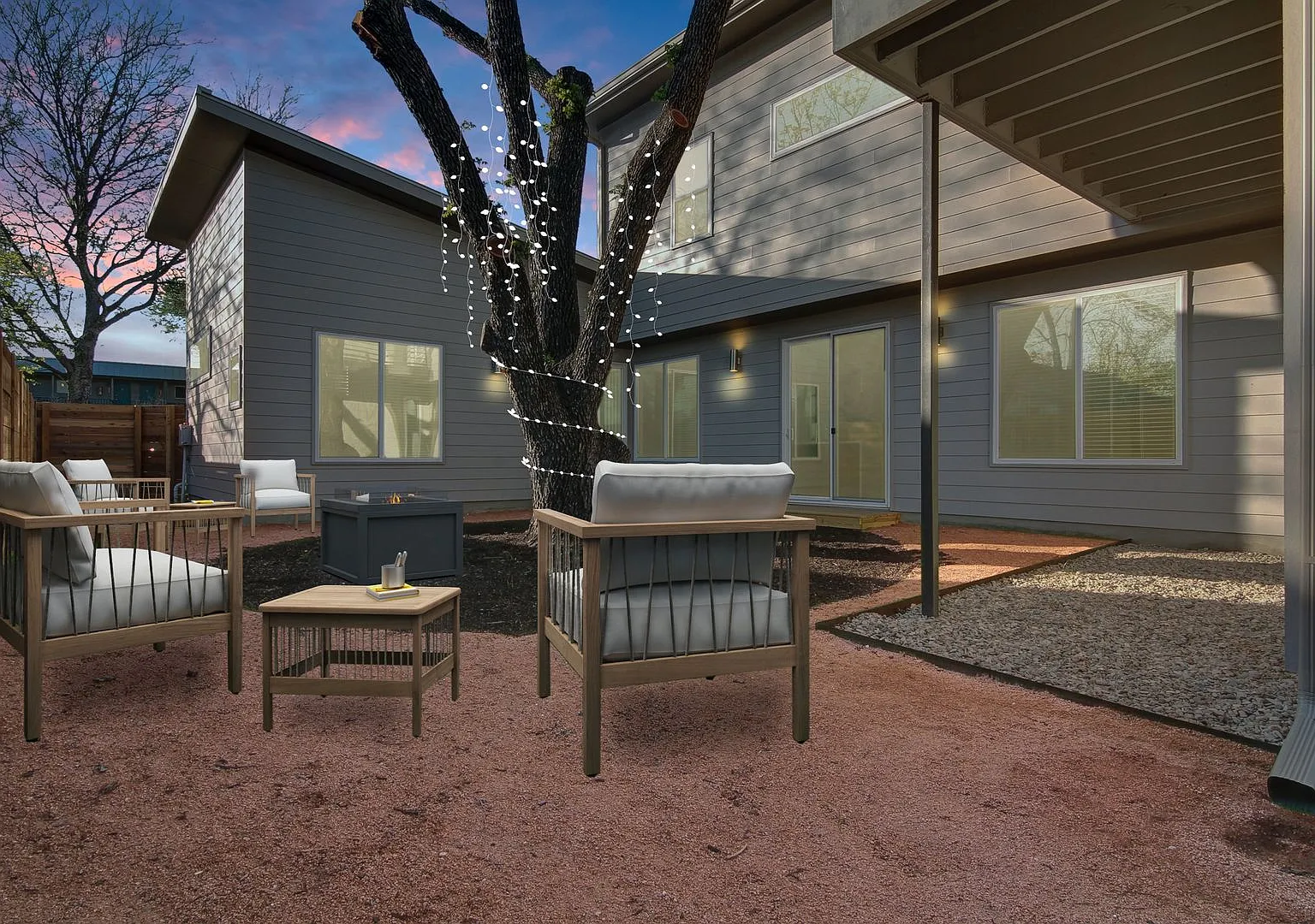 Ut Pre-Lease: 2014 Construction, 6 Bed / 3.5 Bath Home With Modern Amenities, Great Location — Photo 2