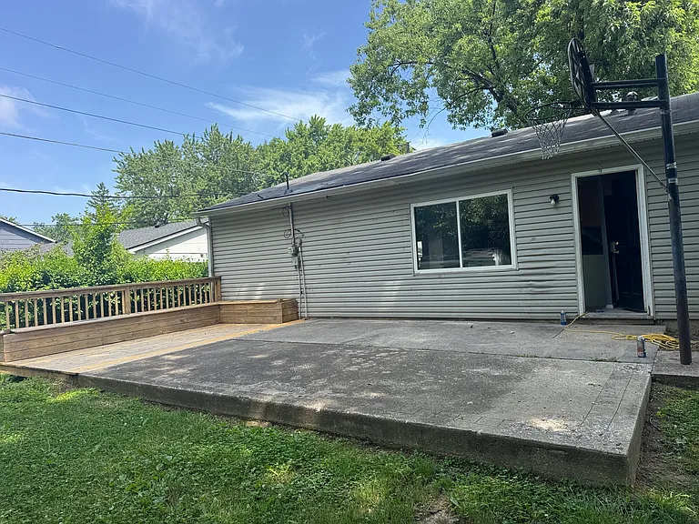 6019 Sunwood Dr — Photo 3