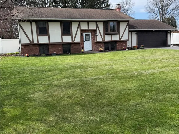 6 Red Wing Ln, Horseheads, NY 14845