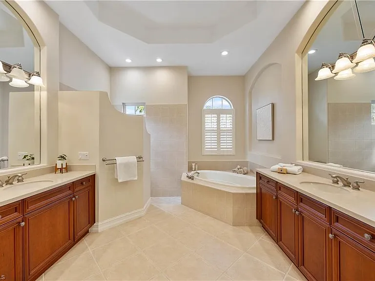 8950 Shenendoah Cir — Photo 17