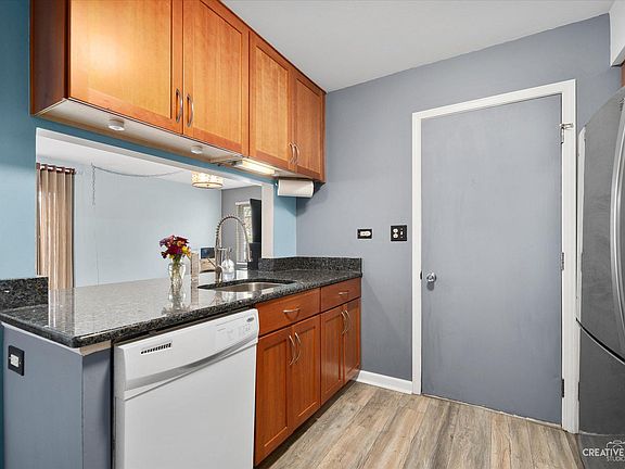 3rd image of 368 Bunker Hill Cir