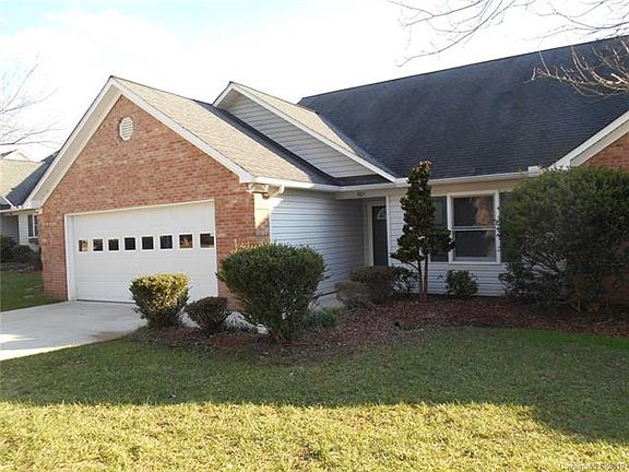 2nd image of 905 Hidden Creek Cir