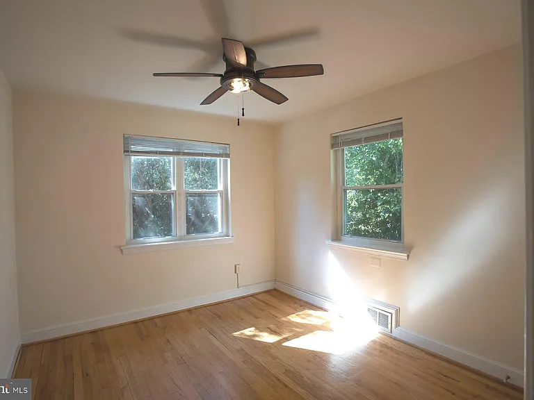 5915 Ryland Dr — Photo 15
