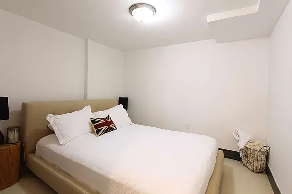 Rented by Compass | media 25