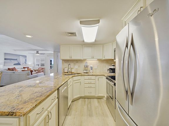 4th image of 510 Gulf Shore Dr Unit 605