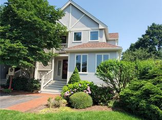 15 Hammersmith Rd UNIT 33, Newport, RI 02840