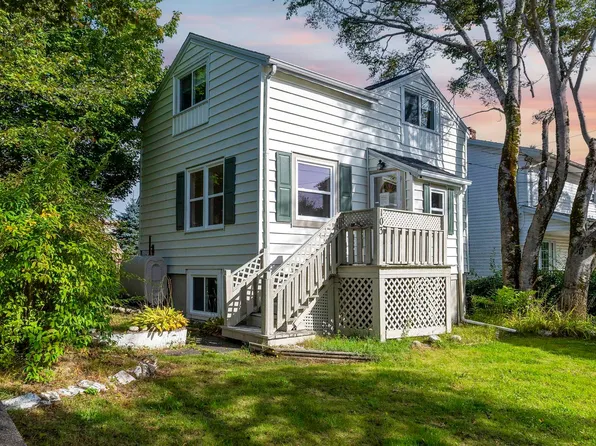 103 Rufus Ave, Halifax, NS B3N 2L8