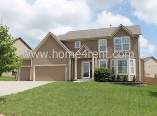 362 S Stonecrest Rd, Olathe, KS 66061