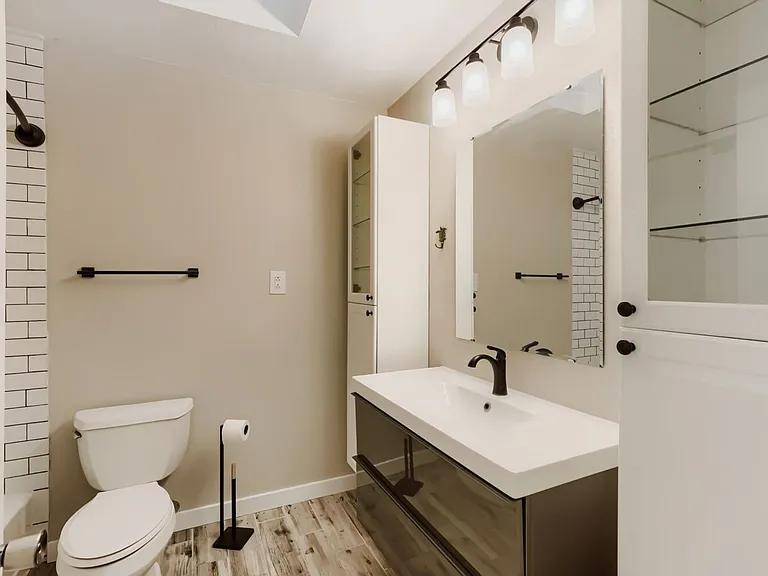 715 Fabulous Dr — Photo 17