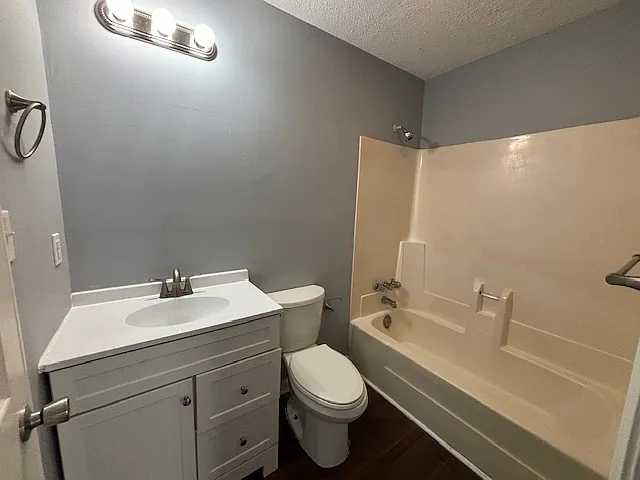 517 W Market St #A — Photo 6