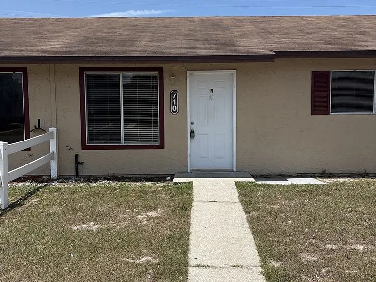 710 W Rosewood Ln — Photo 11