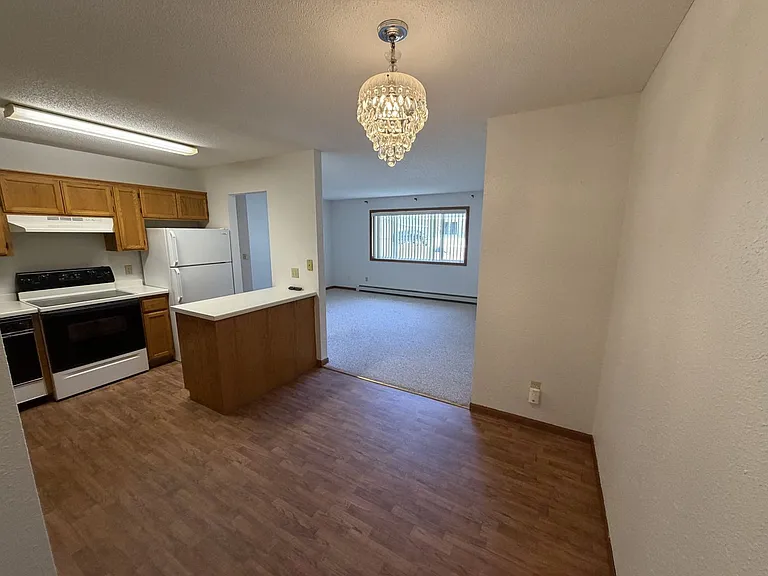2502 Greenwood St — Photo 10
