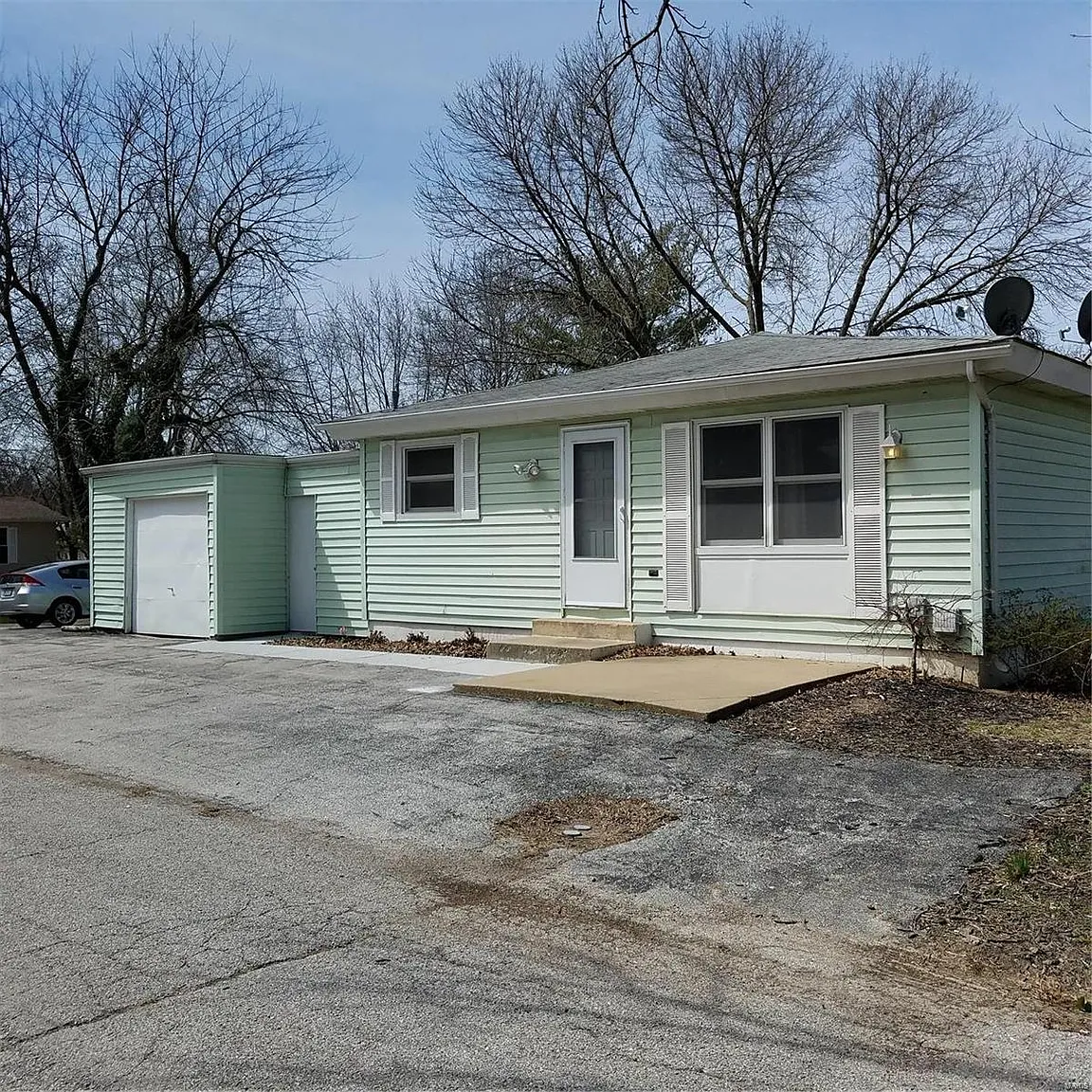 52 Plum Tree Dr photo 1
