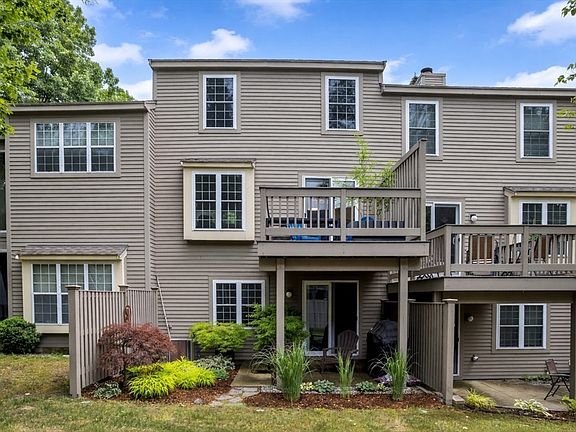 2nd image of 110 Ridgefield Cir #D