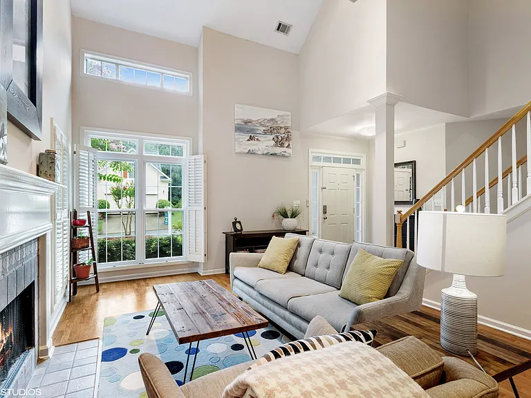 2995 Rosebrook Dr — Photo 3