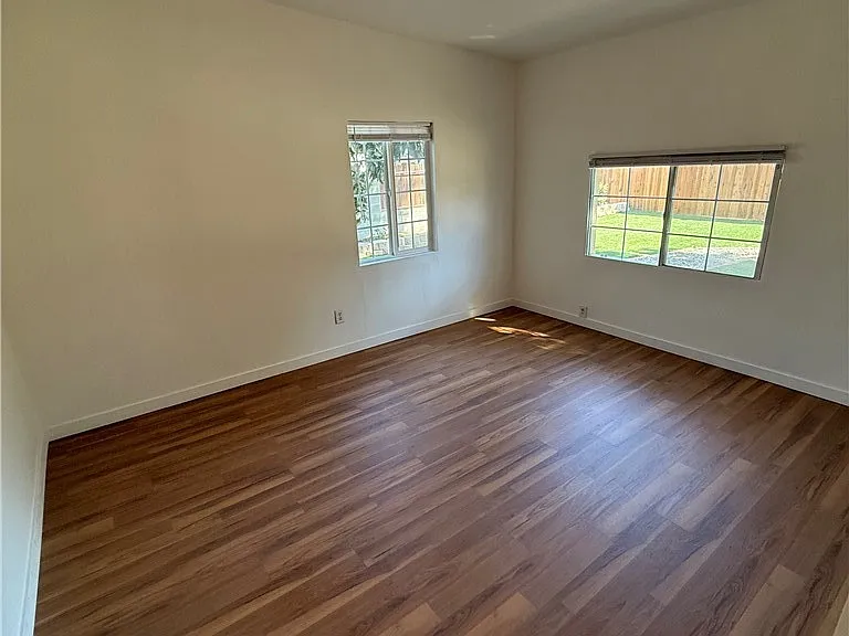 19148 Saticoy St #19148 — Photo 10