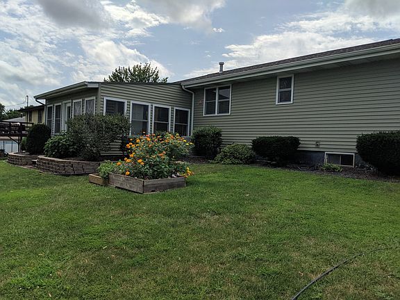 5th image of 823 Houston Dr