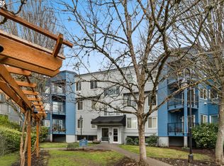 8720 SW Tualatin Rd APT 205, Tualatin, OR 97062