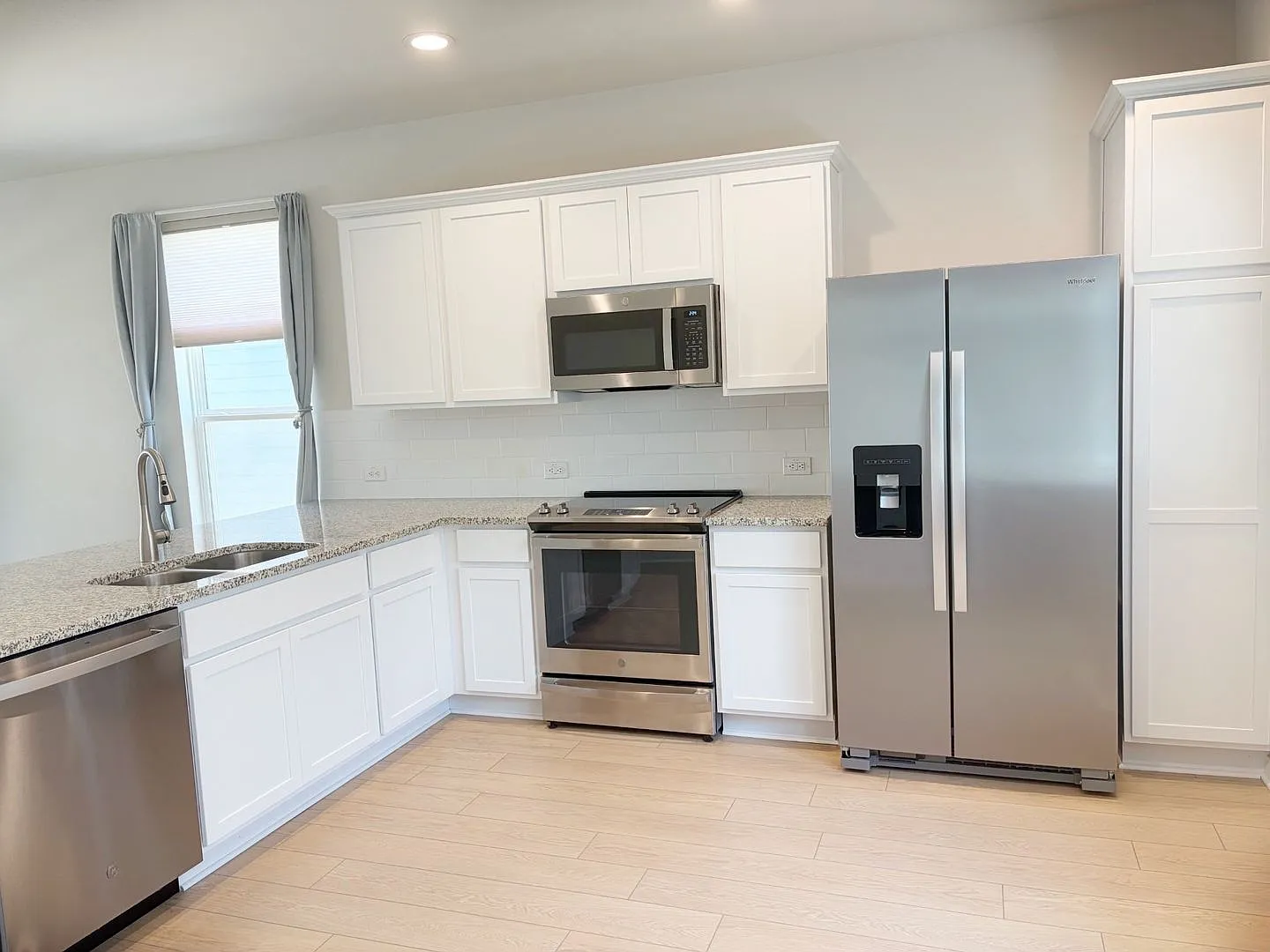 2 Bed / 2.5 Bath Home Ready for Lease! — Photo 4