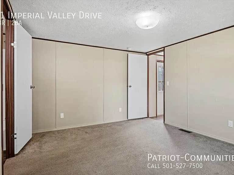 31 Imperial Valley Dr — Photo 10