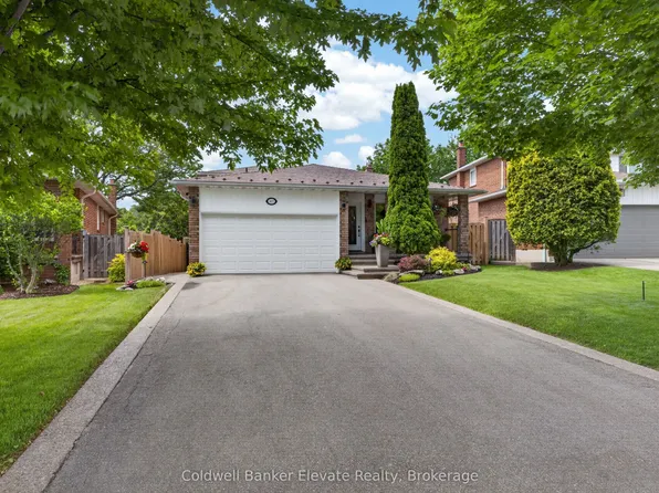 1432 Livingston Rd, Oakville, ON L6H 3G4
