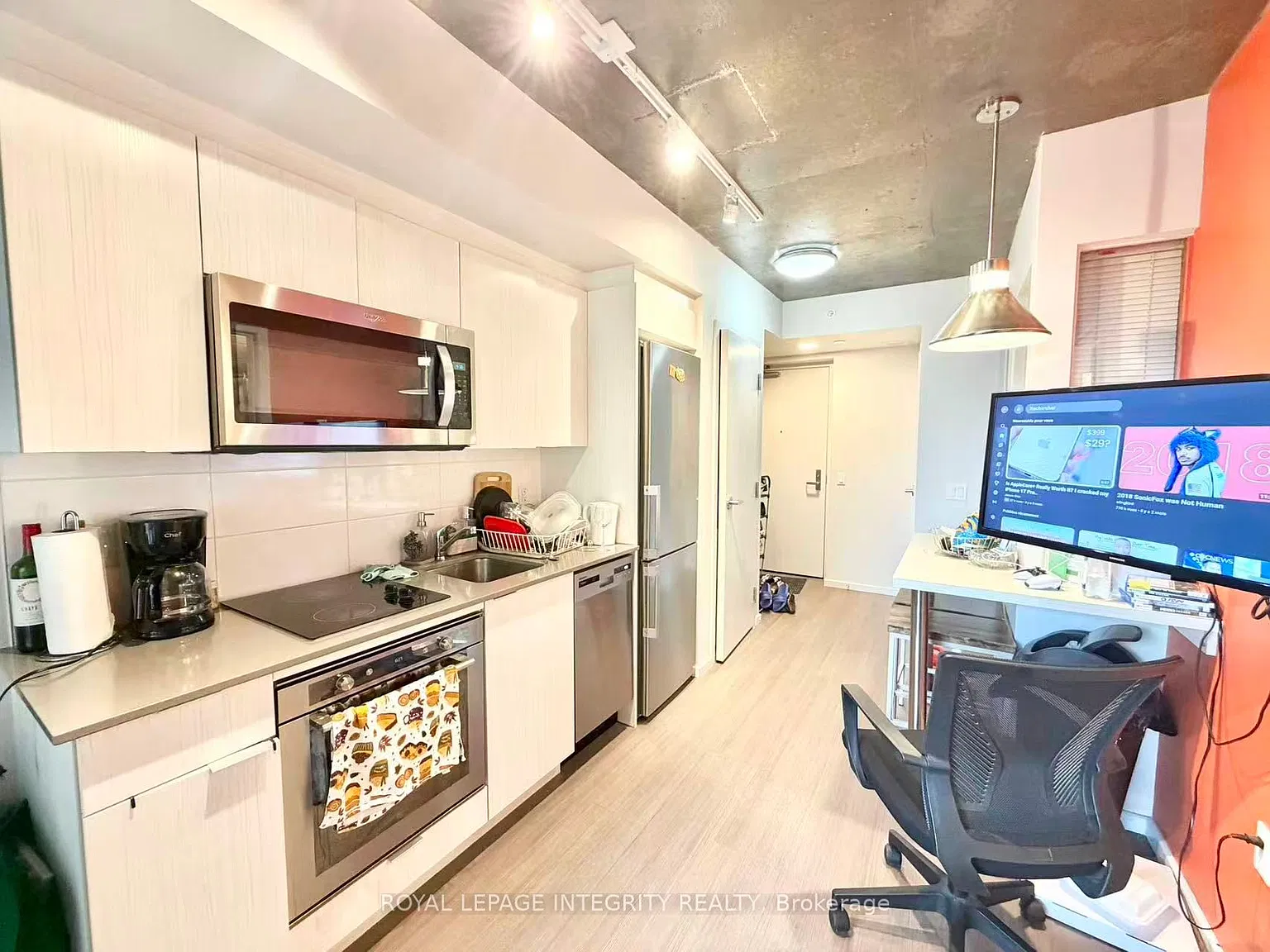 2 bed, $2,100 — Photo 3