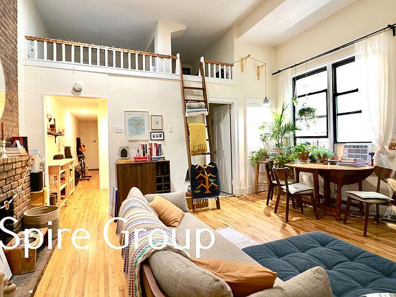 3rd image of 118 W 73rd St APT 1c