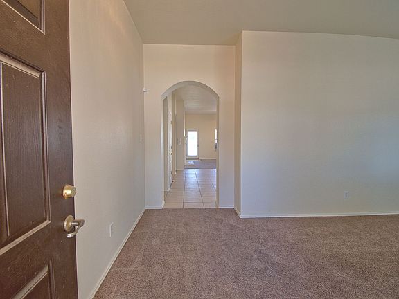 4th image of 123 Aguilar Dr