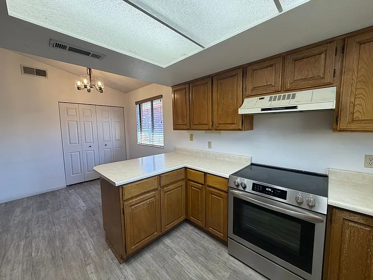 375 S Main St #4 — Photo 8