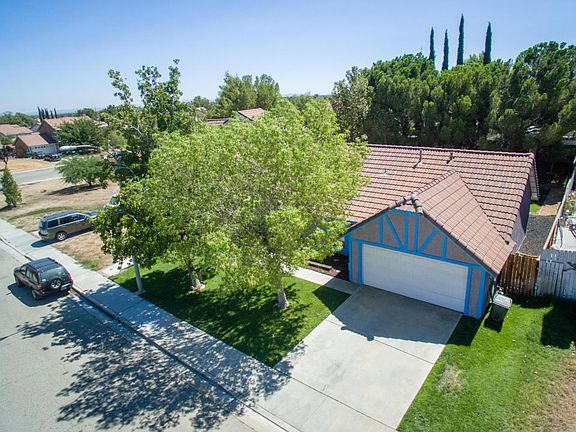 2nd image of 37222 Bunker Ct