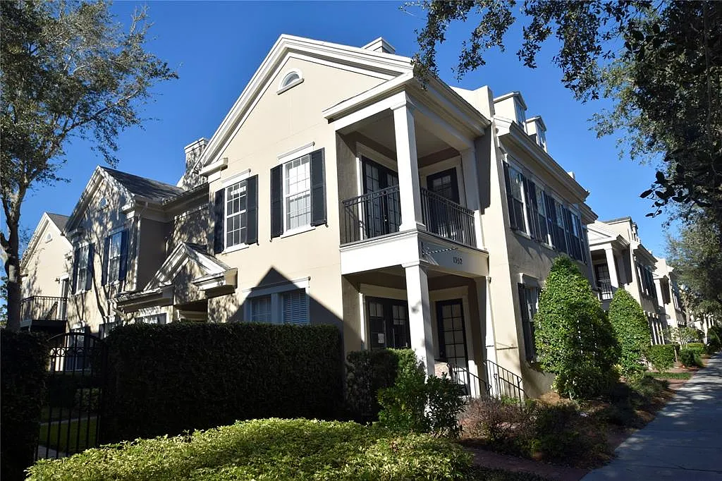 3 bed, 2.5 bath, 2150 sqft, $3,900 — Photo 1